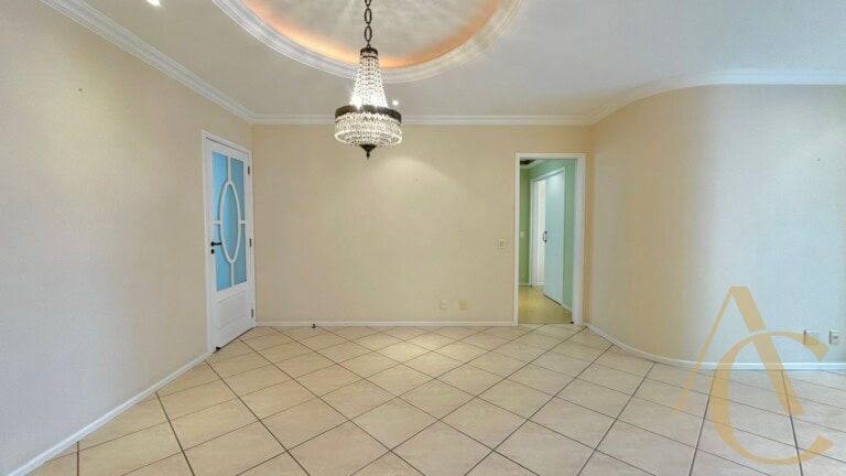 Apartamento à venda – 4 quartos sendo 1 suíte – Centro | Florianópolis/SC.
