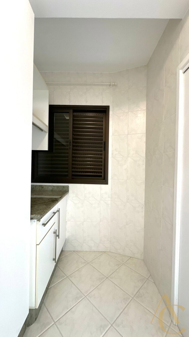 Apartamento à venda – 4 quartos sendo 1 suíte – Centro | Florianópolis/SC.