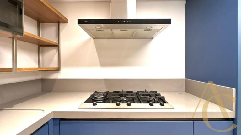 Apartamento à venda – 4 quartos sendo 1 suíte – Centro | Florianópolis/SC.