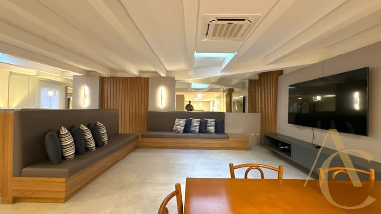 Apartamento à venda – 4 quartos sendo 1 suíte – Centro | Florianópolis/SC.