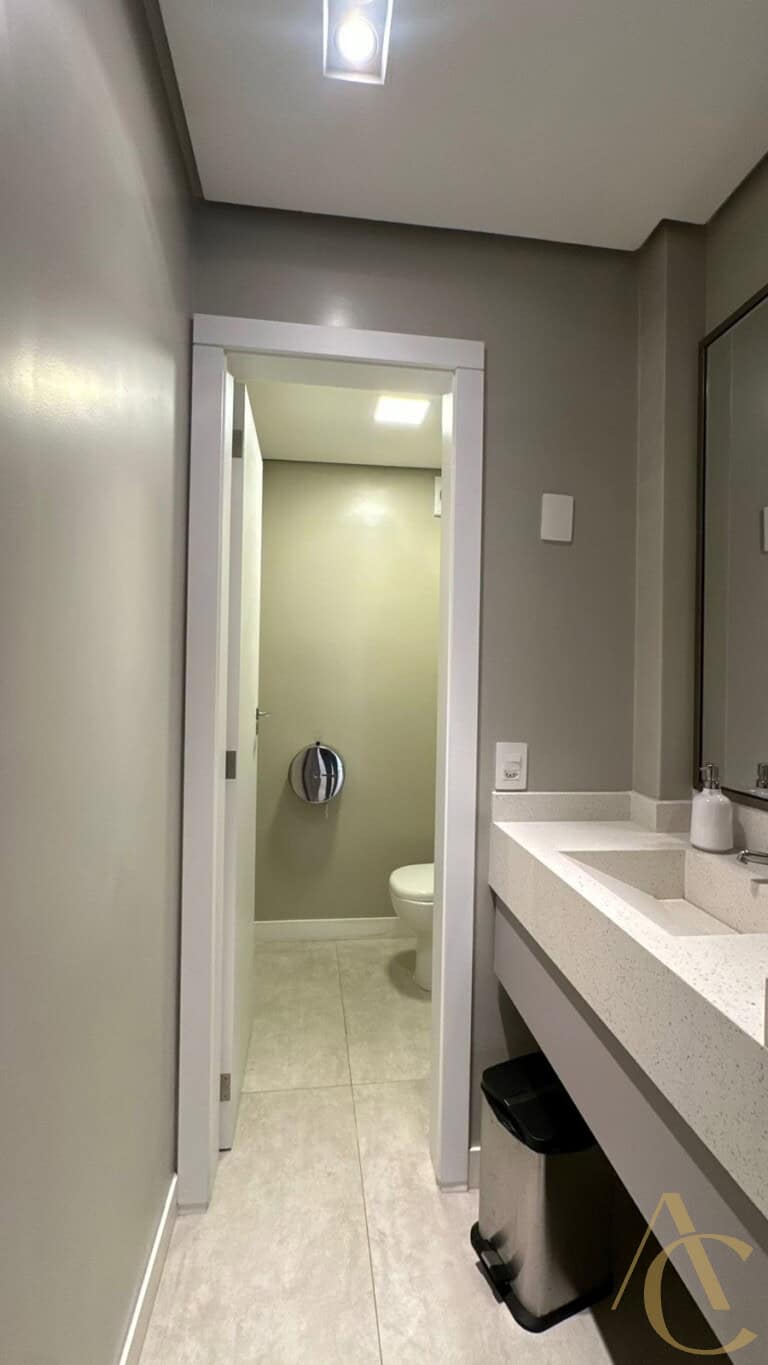 Apartamento à venda – 4 quartos sendo 1 suíte – Centro | Florianópolis/SC.