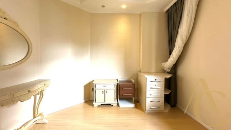 Apartamento à venda – 4 quartos sendo 1 suíte – Centro | Florianópolis/SC.