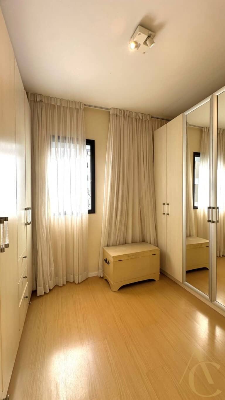 Apartamento à venda – 4 quartos sendo 1 suíte – Centro | Florianópolis/SC.