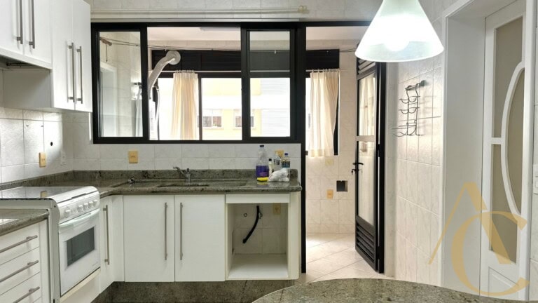 Apartamento à venda – 4 quartos sendo 1 suíte – Centro | Florianópolis/SC.