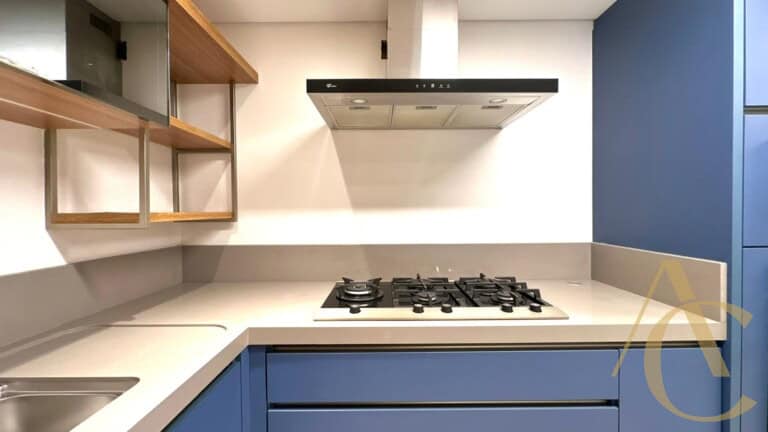 Apartamento à venda – 4 quartos sendo 1 suíte – Centro | Florianópolis/SC.