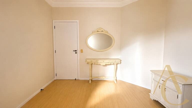 Apartamento à venda – 4 quartos sendo 1 suíte – Centro | Florianópolis/SC.