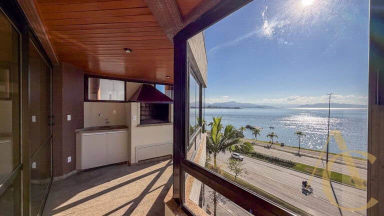 Apartamento para alugar  – 4 quartos sendo 1 suíte – Centro | Florianópolis/SC