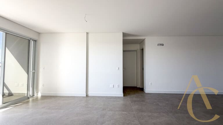 Apartamento à venda – 3 suítes – Campinas | São José/SC.