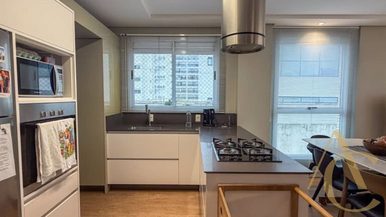 Apartamento para alugar – 2 quartos sendo 1 suíte – Centro | Florianópolis/SC.