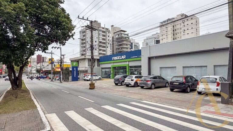 Loja/terreno para alugar – 250,00m² – Centro | Florianópolis/SC.