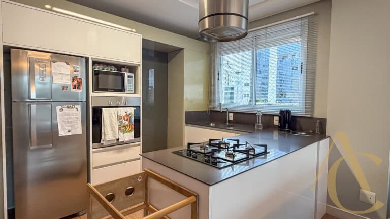 Apartamento para alugar – 2 quartos sendo 1 suíte – Centro | Florianópolis/SC.