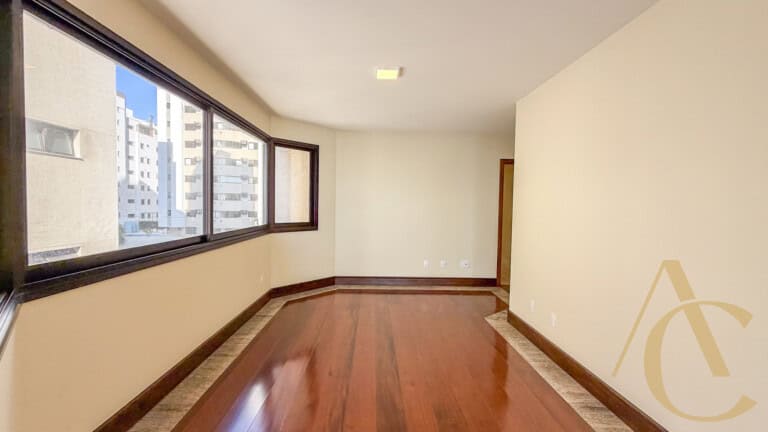 Apartamento para alugar  – 4 quartos sendo 1 suíte – Centro | Florianópolis/SC