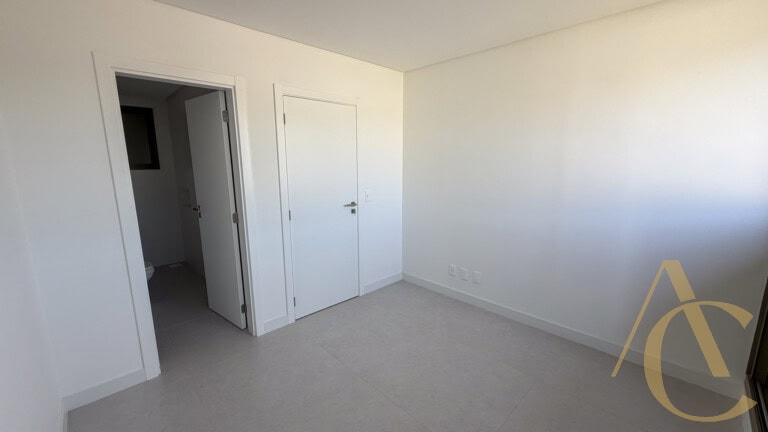 Apartamento à venda – 2 suítes – Jurerê | Florianópolis/SC.