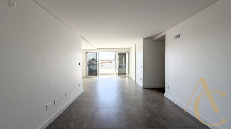 Apartamento à venda – 3 suítes – Campinas | São José/SC.