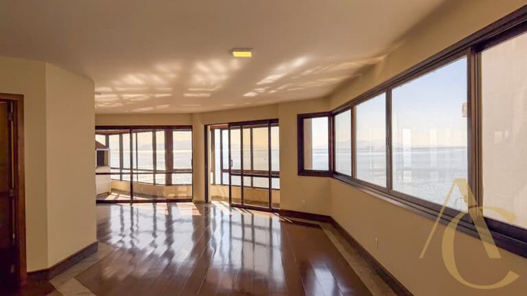 Apartamento para alugar  – 4 quartos sendo 1 suíte – Centro | Florianópolis/SC