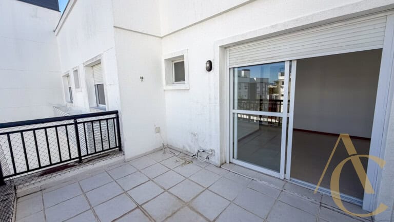 Apartamento para alugar – 3 suítes –  Abraão | Florianópolis/SC.
