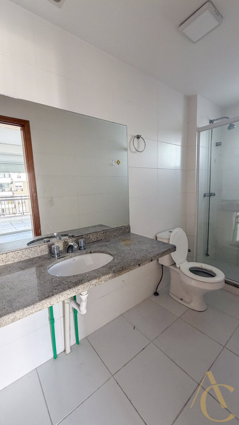 Apartamento para alugar – 3 suítes –  Abraão | Florianópolis/SC.