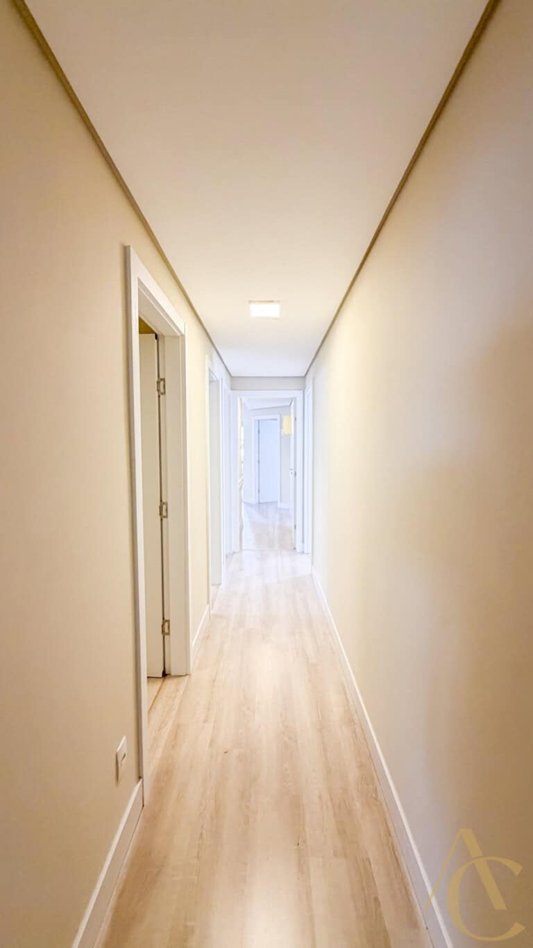Apartamento para alugar  – 4 quartos sendo 1 suíte – Centro | Florianópolis/SC