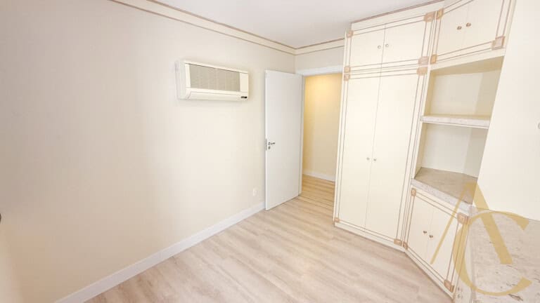 Apartamento para alugar  – 4 quartos sendo 1 suíte – Centro | Florianópolis/SC