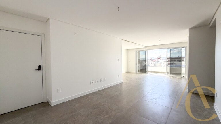 Apartamento à venda – 3 suítes – Campinas | São José/SC.