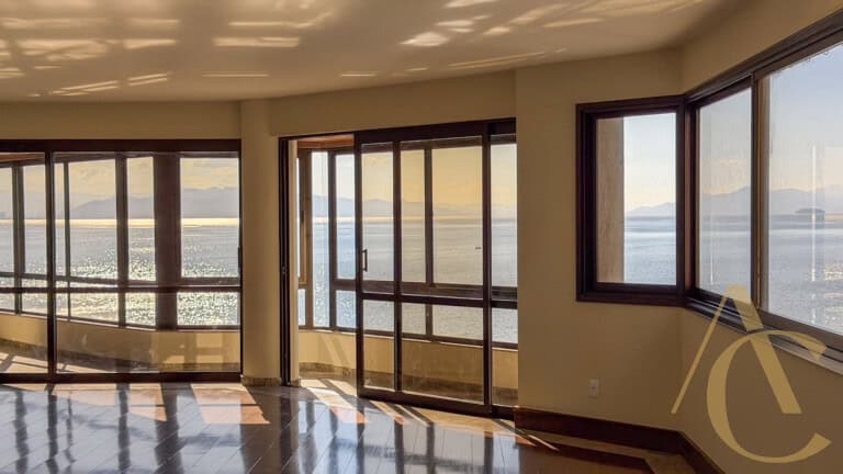 Apartamento para alugar  – 4 quartos sendo 1 suíte – Centro | Florianópolis/SC