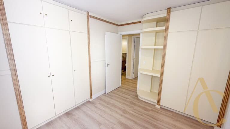 Apartamento para alugar  – 4 quartos sendo 1 suíte – Centro | Florianópolis/SC
