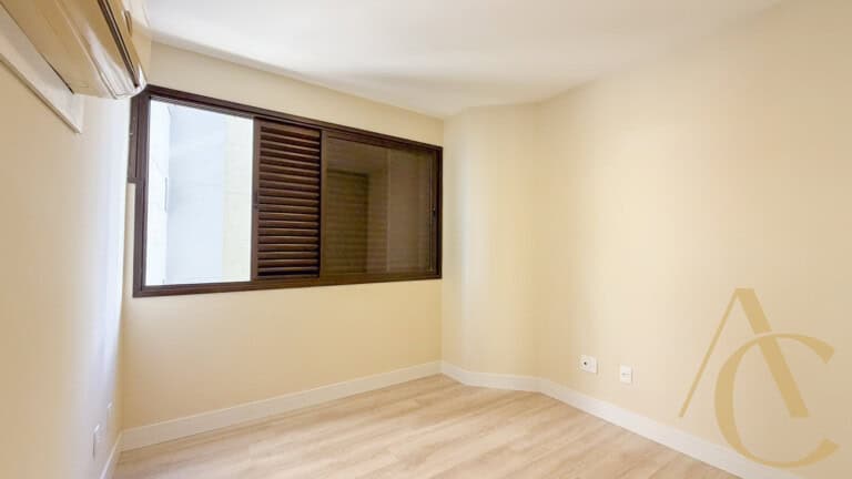 Apartamento para alugar  – 4 quartos sendo 1 suíte – Centro | Florianópolis/SC