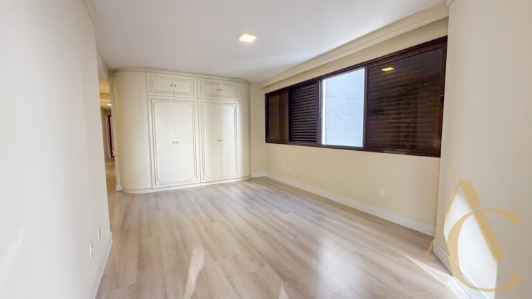 Apartamento para alugar  – 4 quartos sendo 1 suíte – Centro | Florianópolis/SC