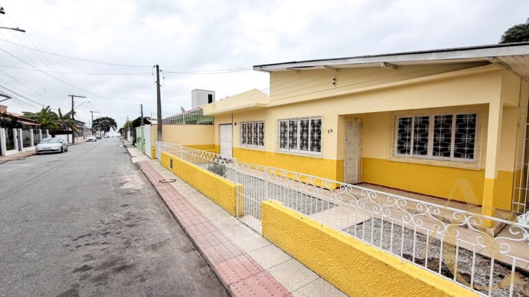 Casa residencial para alugar – 4 quartos – Balneário | Florianópolis/SC.
