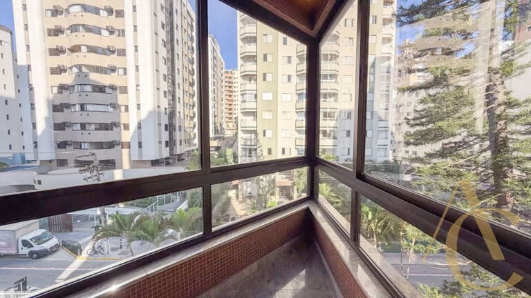 Apartamento para alugar  – 4 quartos sendo 1 suíte – Centro | Florianópolis/SC