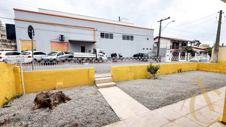 Casa residencial para alugar – 4 quartos – Balneário | Florianópolis/SC.