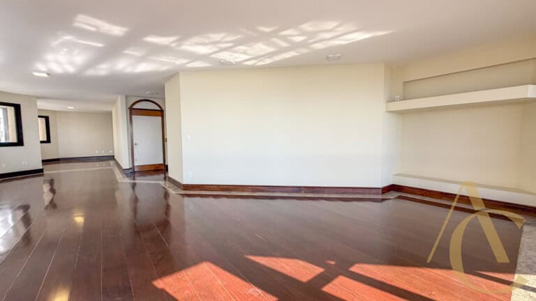 Apartamento para alugar  – 4 quartos sendo 1 suíte – Centro | Florianópolis/SC
