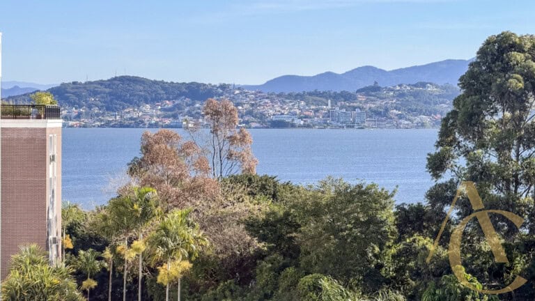 Apartamento para alugar – 3 suítes –  Abraão | Florianópolis/SC.