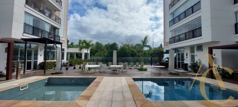 Apartamento para alugar – 3 suítes –  Abraão | Florianópolis/SC.