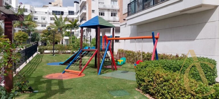 Apartamento para alugar – 3 suítes –  Abraão | Florianópolis/SC.