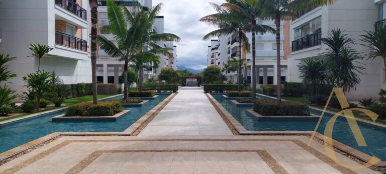 Apartamento para alugar – 3 suítes –  Abraão | Florianópolis/SC.