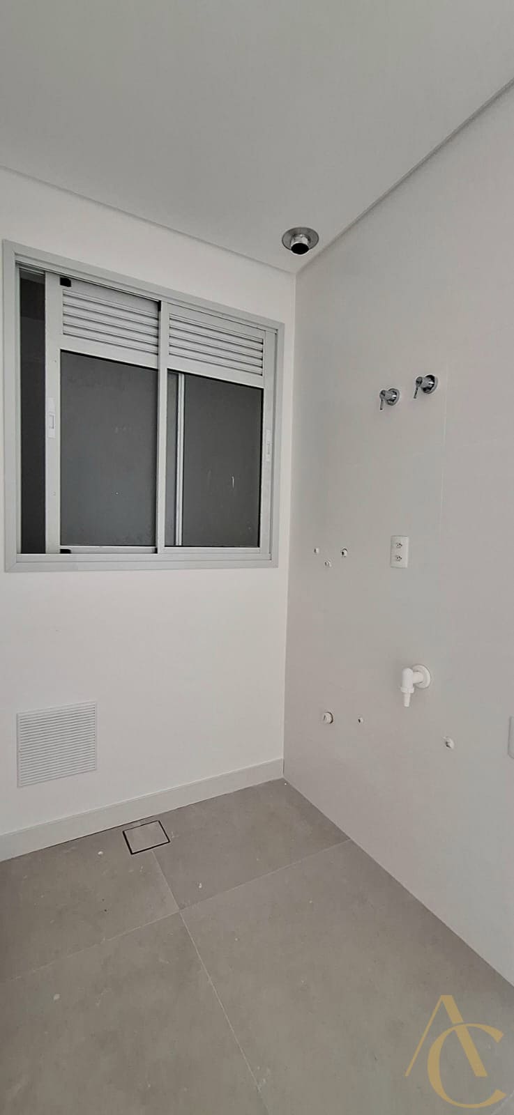 Apartamento à venda – 2 quartos sendo 1 suíte – Floresta | São José/SC