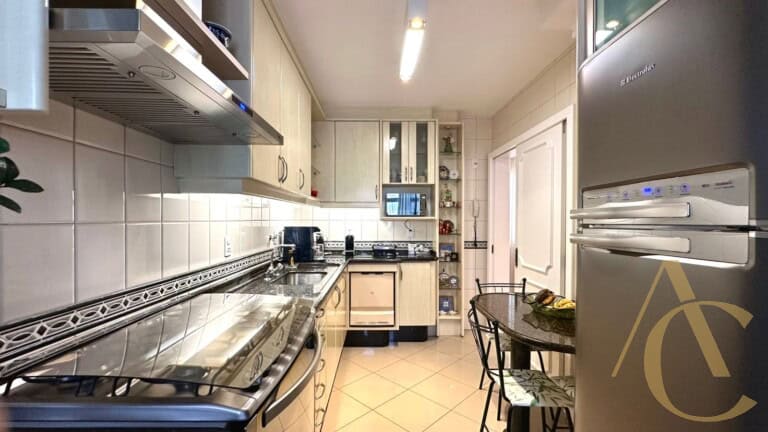 Apartamento à venda – 2 suítes – Agronômica | Florianópolis/SC.