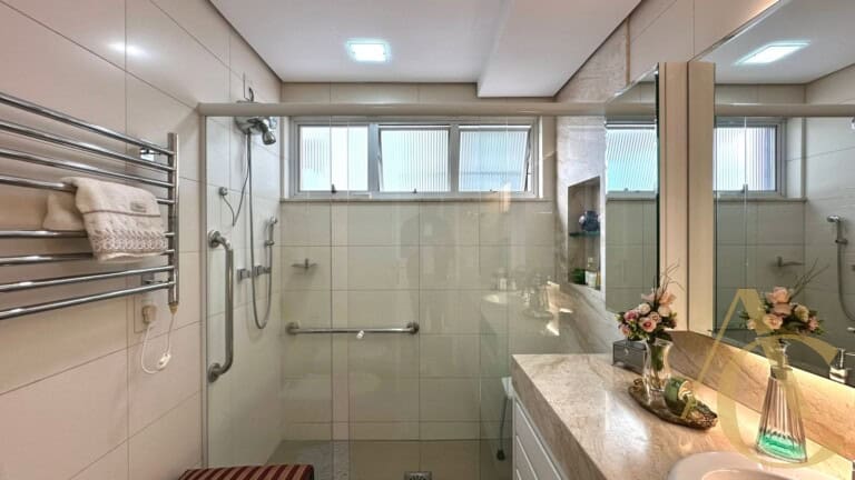Apartamento à venda – 2 suítes – Agronômica | Florianópolis/SC.