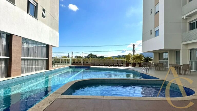 Apartamento à venda – 2 quartos sendo 1 suíte – Córrego Grande | Florianópolis/SC.