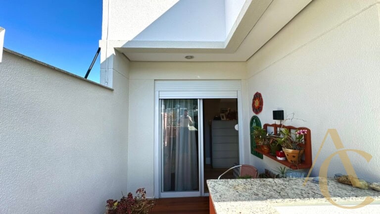 Apartamento à venda – 2 quartos sendo 1 suíte – Córrego Grande | Florianópolis/SC.