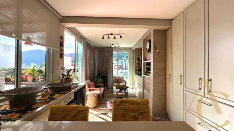 Apartamento à venda – 2 quartos sendo 1 suíte – Córrego Grande | Florianópolis/SC.