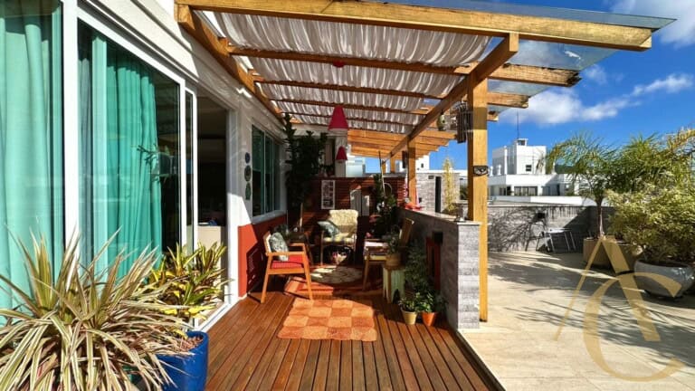 Apartamento à venda – 2 quartos sendo 1 suíte – Córrego Grande | Florianópolis/SC.