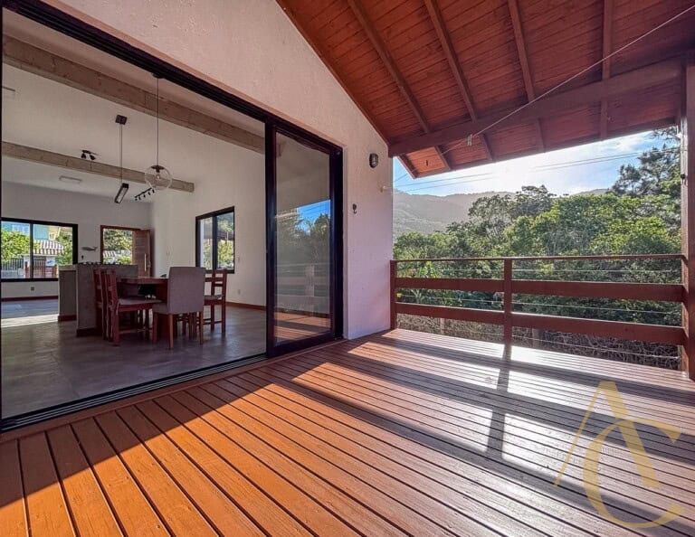 Casa à venda – 3 Quartos sendo 2 Suítes – Pântano do Sul | Florianópolis /SC