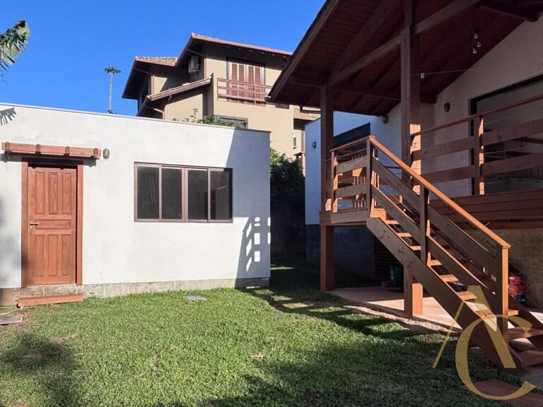 Casa à venda – 3 Quartos sendo 2 Suítes – Pântano do Sul | Florianópolis /SC