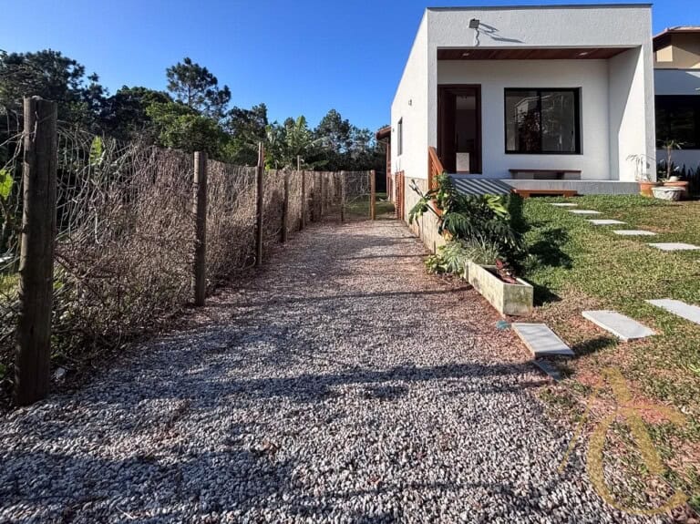 Casa à venda – 3 Quartos sendo 2 Suítes – Pântano do Sul | Florianópolis /SC