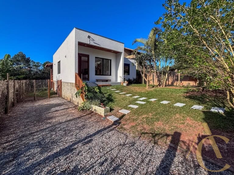 Casa à venda – 3 Quartos sendo 2 Suítes – Pântano do Sul | Florianópolis /SC