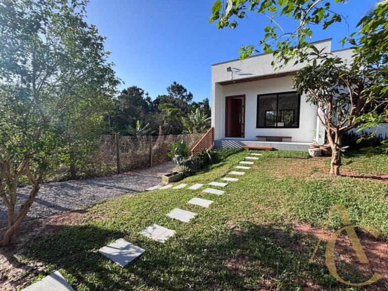 Casa à venda – 3 Quartos sendo 2 Suítes – Pântano do Sul | Florianópolis /SC