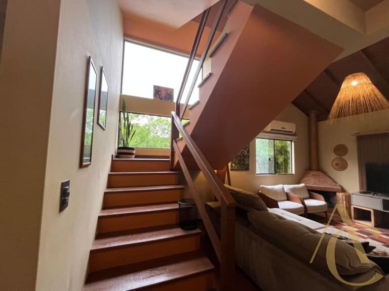 Casa à venda – 3 quartos sendo 2 suítes – Pântano do Sul | Florianópolis / SC