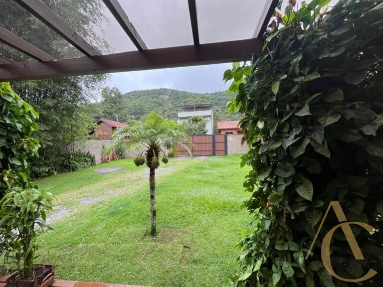 Casa à venda – 3 quartos sendo 2 suítes – Pântano do Sul | Florianópolis / SC